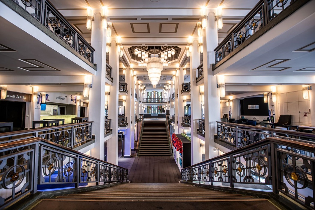 FSP_Foyer_quer_web-1