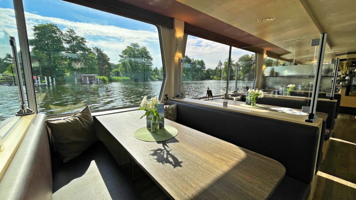 Serrahn-Queen-Salon-2024-4-1024x576