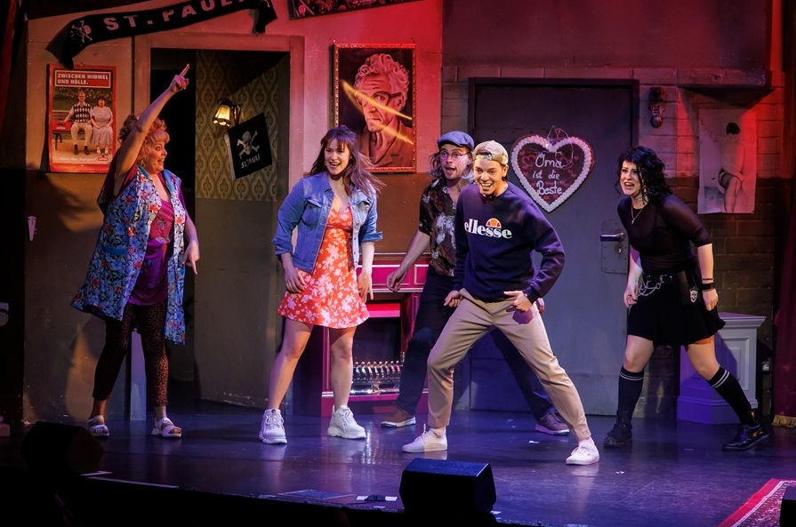 Schmidt_DieKoenigsSchenkenNach_002