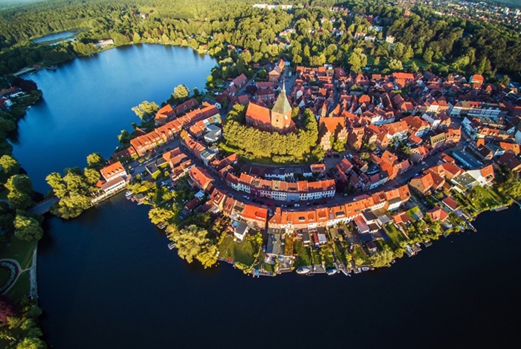 Luftaufnahme der Möllner Altstadt